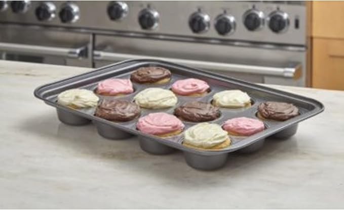 Nifty Solutions Cake Pan & Muffin Pan with Lid, 2 Piece Baking Pans Set - 9 x 13 Cake Pan & 12-Cup Muffin Pan, Non-Stick Pans, Kitchen Bakeware, Dishwasher Safe