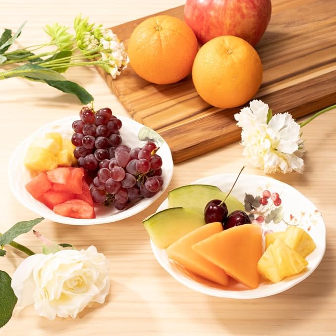 Narumi 96010-23303P Lucy Garden Bowl and Plate Set, 6.3 inches (16 cm), Berry Pattern, Set of 5 Patterns, Stylish, Cute, Relief, Wedding Gift, Microwave Warm, Dishwasher Safe, Gift Box Included