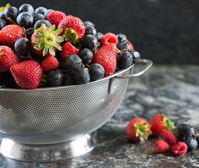 Bellemain 3 Qt Metal Colander with Handle | Pasta, Spaghetti, Berry, Fruit, Vegetable, Kitchen Food Strainer Basket | 18/8 Stainless Steel Colander Bowl | Pot Drainer for Cooking, Sifter Strainer