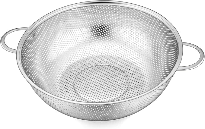TeamFar Stainless Steel Colander, 5QT Micro-Perforated Metal Colander Food Strainer with Handles, for Draining Washing Rinsing Steaming, Non Toxic & Dishwasher Safe, Solid Construction & 3 Stable Feet
