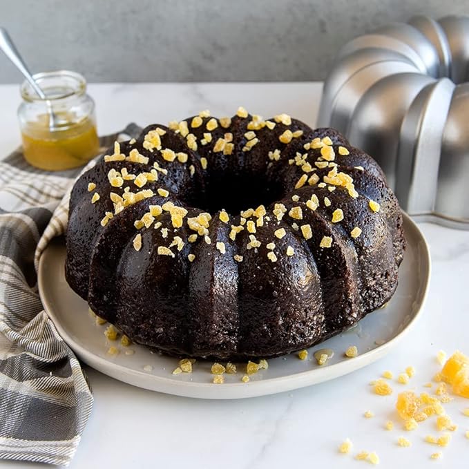 Nordic Ware Original Bundt, 12-Cup, Graphite