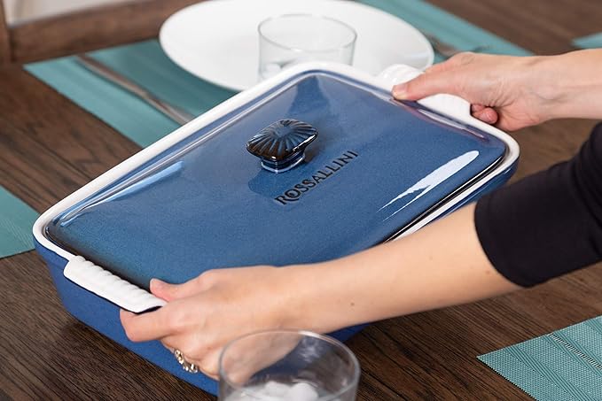 ROSSALLINI Stoneware Casserole Dish Bakeware Set with Lid, Covered Rectangular Dinnerware, Extra Large 4.23 Quart, 13 by 9 Inch, Blu Indaco [Reactive Blue]