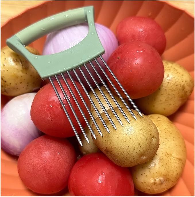 Onion Holder for Slicing Onion Slice Holder Kitchen Chopper Assistant Tool,Vegetable Cutter with Protective Cover for Tomato,Lemon,Potato,Egg,Food Slice Assistant,Home Kitchen Tool (Light Green)