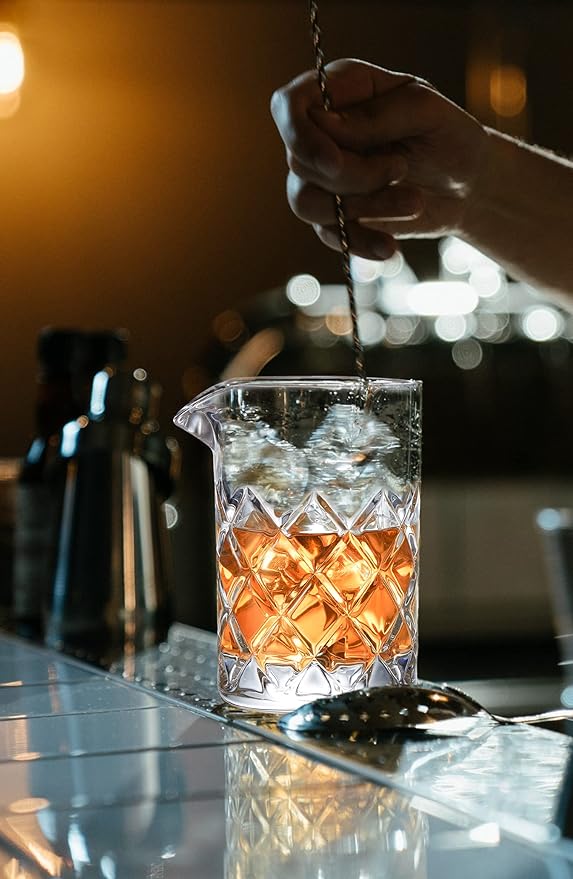KITESSENSU Bar Mixing Glass, Seamless Pitcher for Stirred Cocktails with Weighted Bottom, Old Fashioned Bartender Accessory and Tool - 18oz 530ml