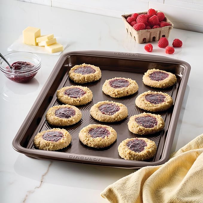 Circulon Nonstick Bakeware, Nonstick Cookie Sheet / Baking Sheet - 10 Inch x 15 Inch, Chocolate Brown